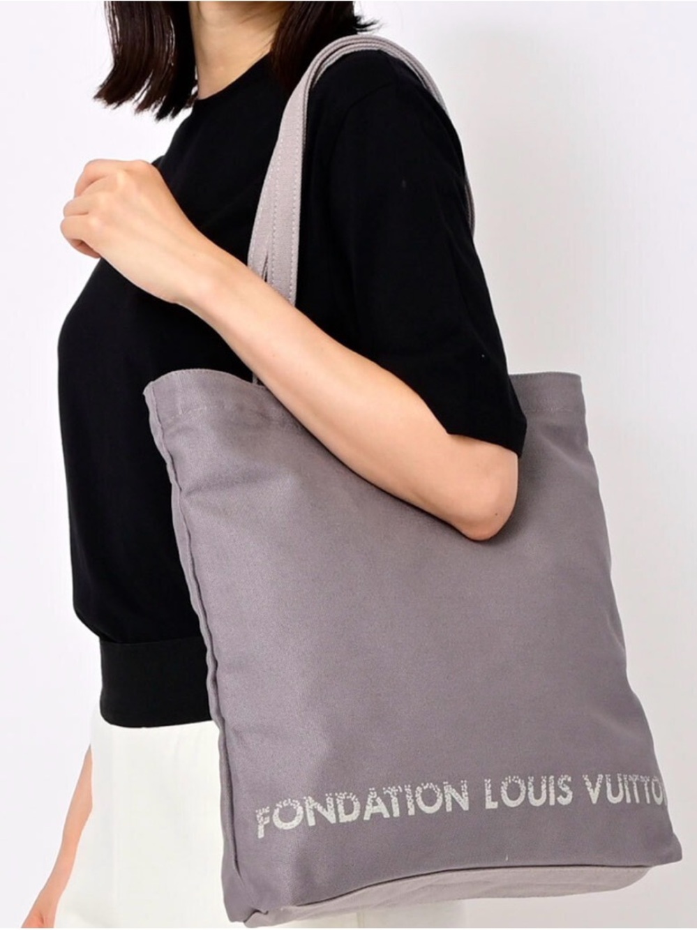 EUC- Louis Vuitton Foundation Exclusive Grey Tote Bag - Picture 4 of 4